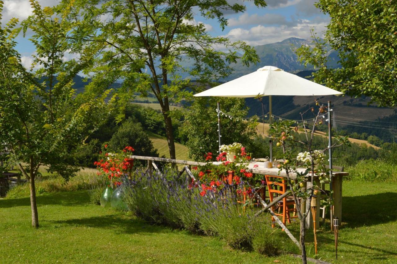 Villa Pilotti Country House Penna San Giovanni Exterior photo
