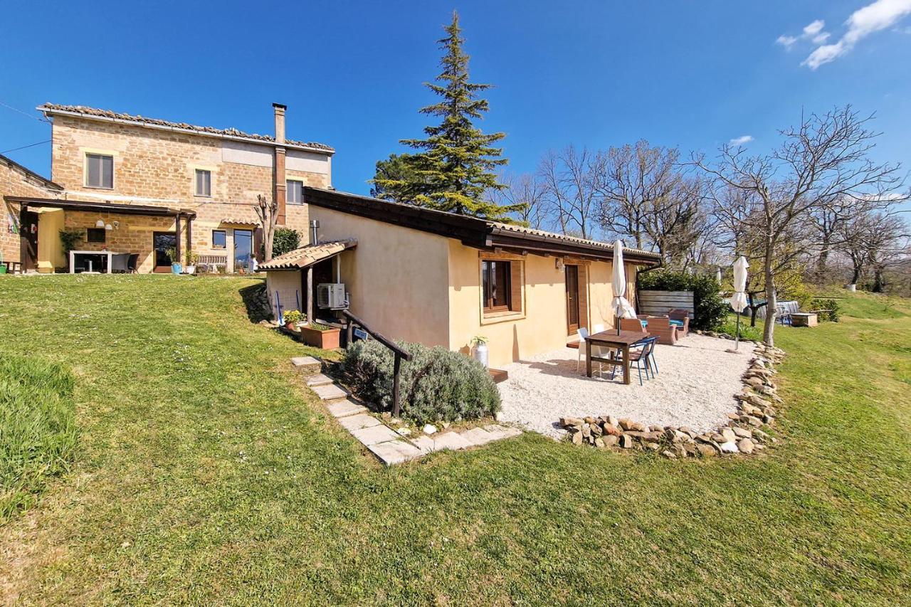 Villa Pilotti Country House Penna San Giovanni Exterior photo