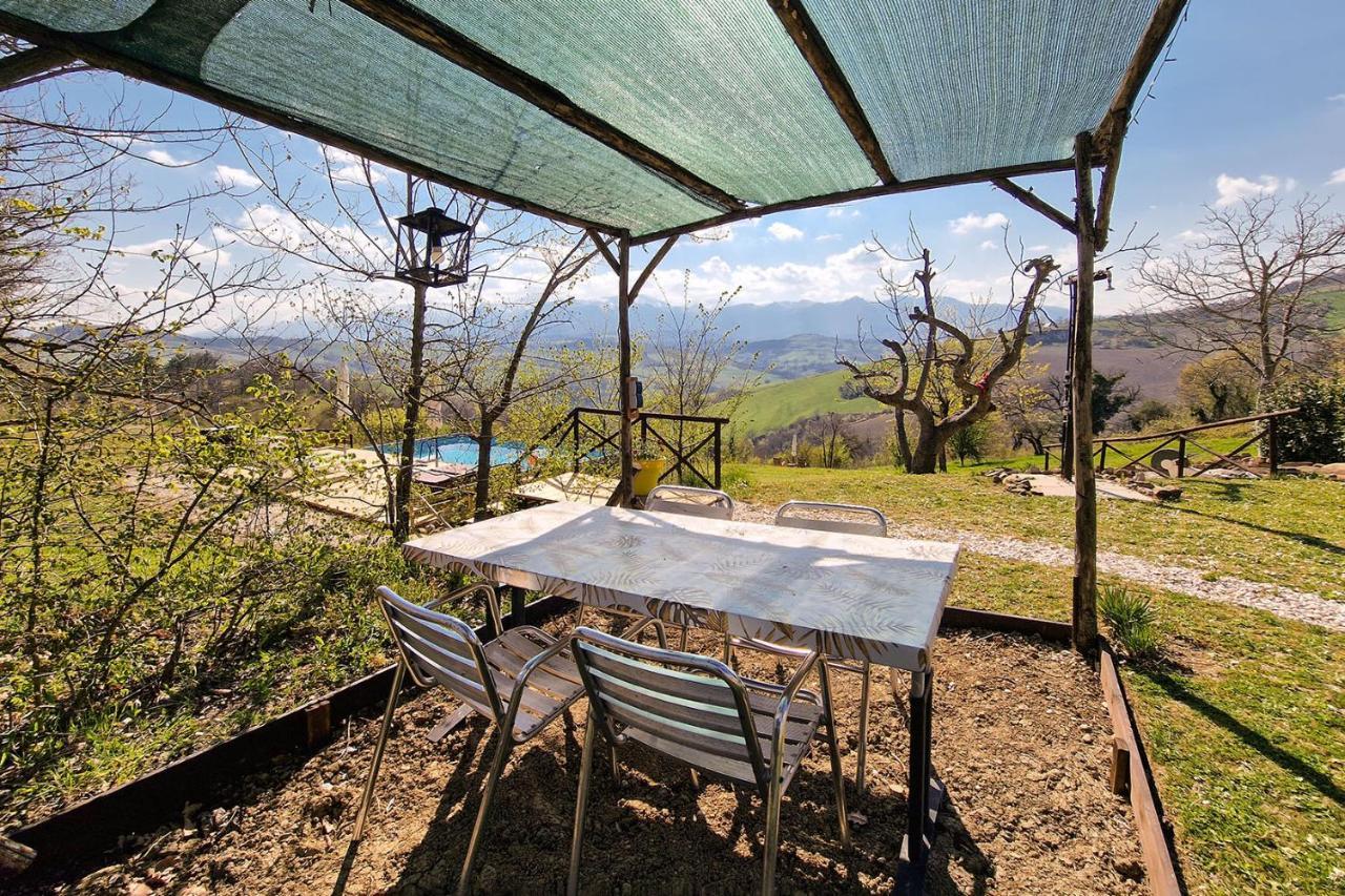 Villa Pilotti Country House Penna San Giovanni Exterior photo