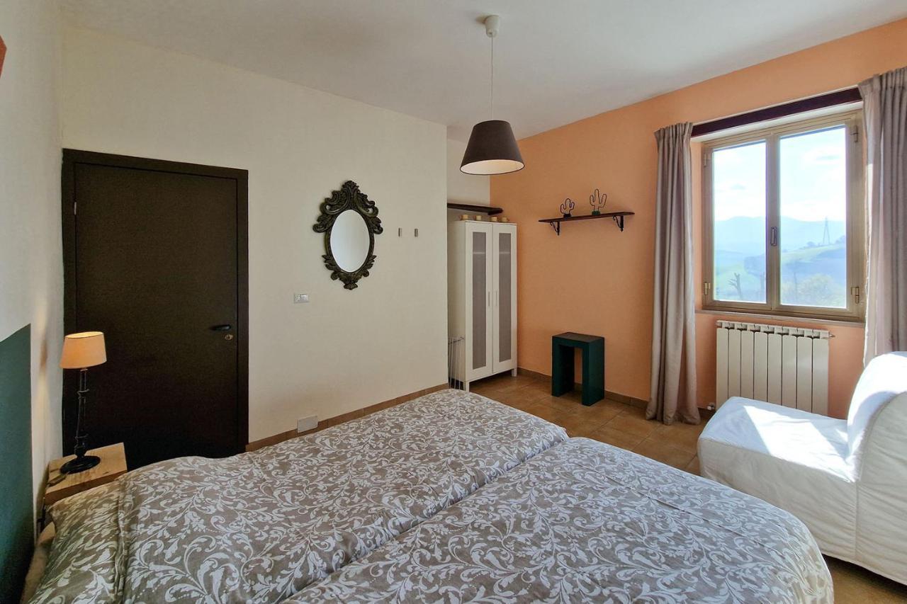 Villa Pilotti Country House Penna San Giovanni Exterior photo